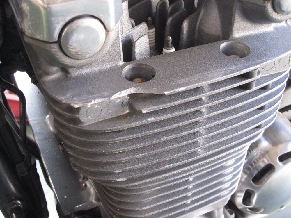 折れたエンジンフィンの修理 ヴァンサンク 折れたエンジンフィンの修理 ヴァンサンク